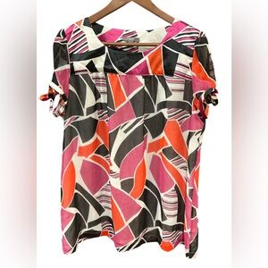 NWOT APT. 9 Colorful Geometric Short-Sleeve Women's Top / size Large
